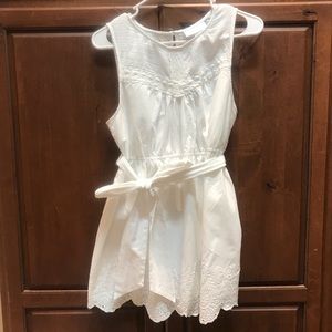 Medium maternity crisp white sleeveless blouse